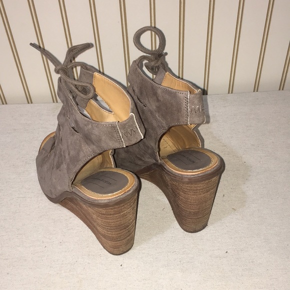 Wedge - Picture 4 of 4